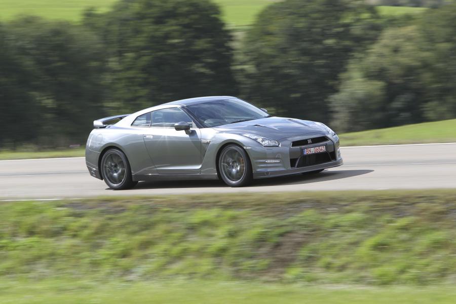  Nissan GT-R 2013 года  (EU) (фото 64 из 69)